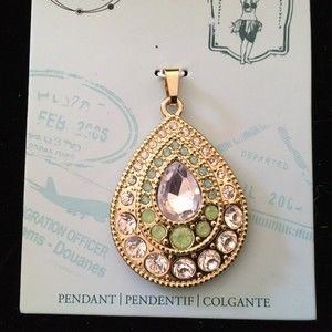 Bead Landing Tahiti  Pendant Green Crystal Tropical Theme